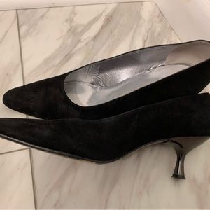 Rene Mancini Elegant Black suede heels
